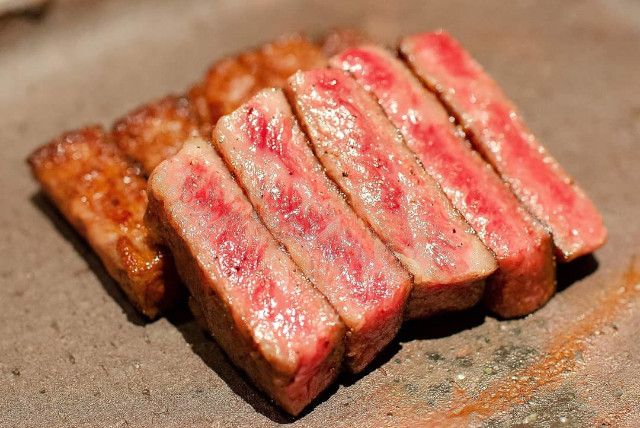 神戸で鉄板焼きのお食事と一千万ドルの夜景プラン